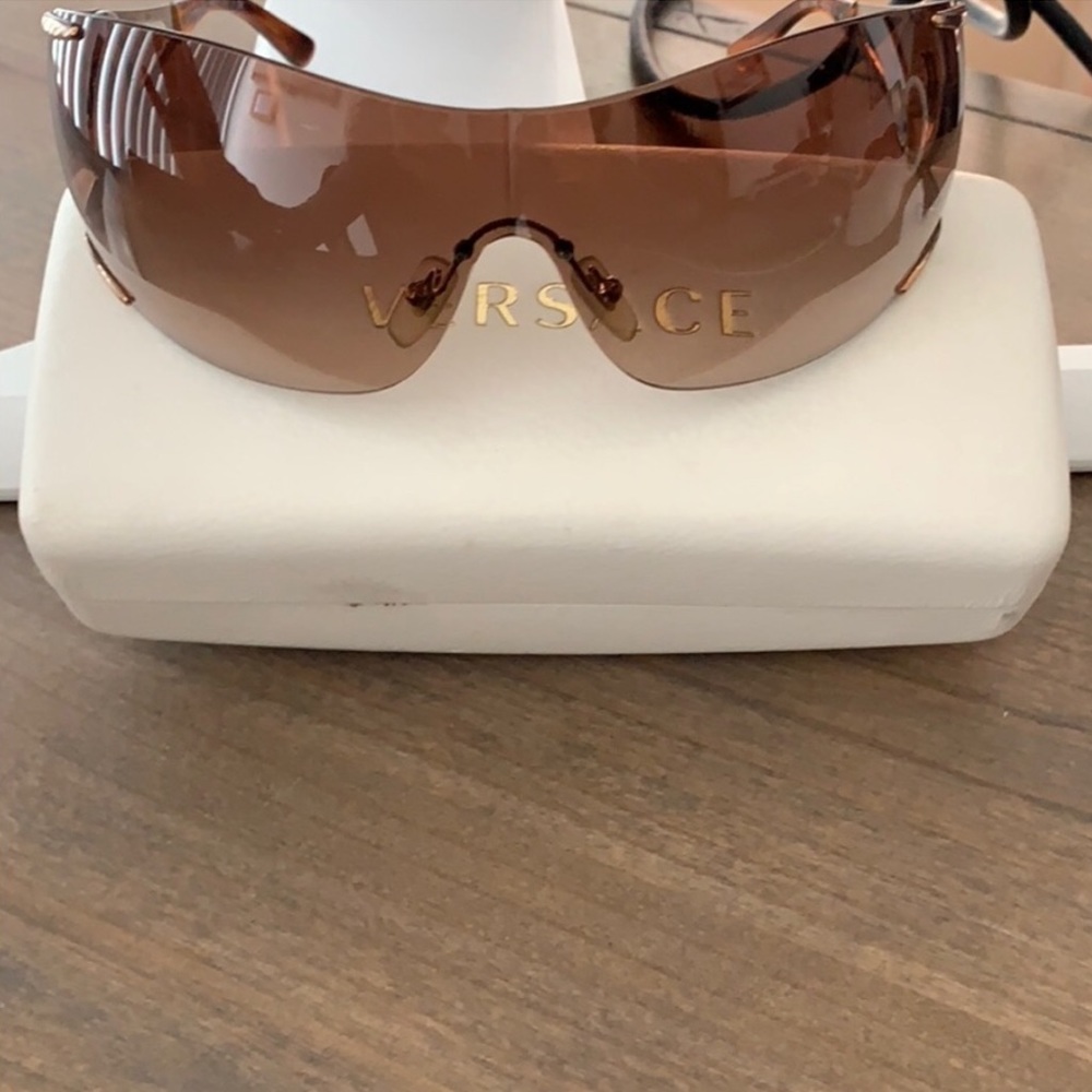 Versace sunglasses w/case